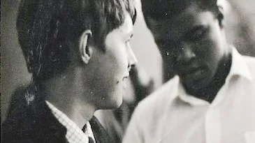 Året är 1965. Jag får en autograf av Muhammad Ali.