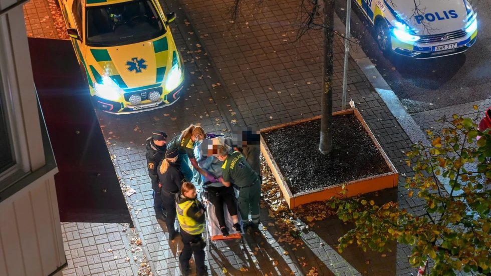 En cyklist fick föras till sjukhusefter att ha blivit påkörd av en bilist på torsdagskvällen. 