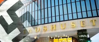 Ökänd nazistsymbol hissades vid stadshuset
