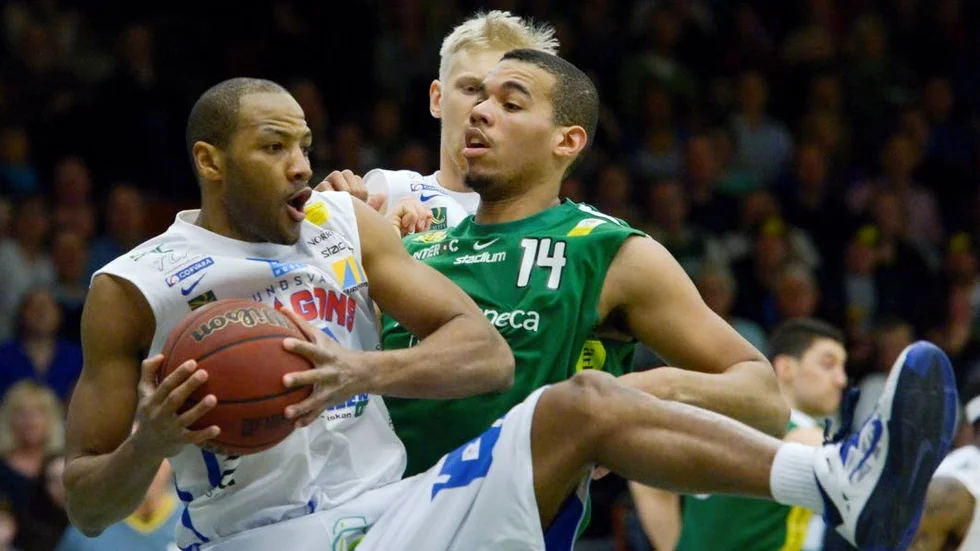 LF nästa? Alex Wesby, som lämnade Sundsvall under säsongen, har varit i kontakt med LF Baskets nya tränare Peter Öqvist. Och hoppas kunna bli en europeisk medborgare.