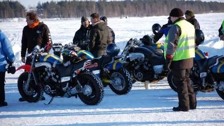 BRA DRAG. Tio åkare deltog i helgens dragraceuppvisning.