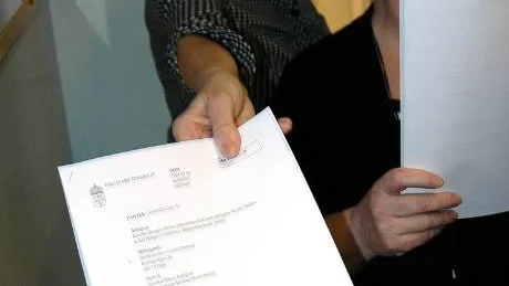 domen delades ut. Tingsrättens dom i Carolinmålet lämnades ut till väntande media på torsdagen. Foto: kenth Bergmark