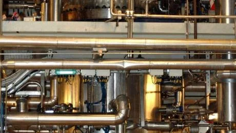 SVARTLUT. Svartlutsförgasningen i anläggningen vid Smurfit Kappa Kraftliner i Piteå. Ur svartluten, som är en skoglig restprodukt, kan bland annat förnyelsebart drivmedel tillverkas.
Foto: Jonas Hansson