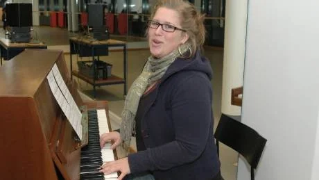 PRISAD. Sångpedagog Caroline Törnberg, som driver Vocal Devotion på Acusticum i Piteå, har fått ett stipendium av Kungliga musikaliska akademien.