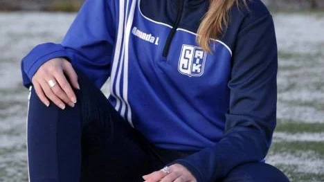 Fotbollen är en stor del av Amanda Lundströms liv. Hon har inga direkta mål utan hon spelar för att hon tycker att det är roligt.
