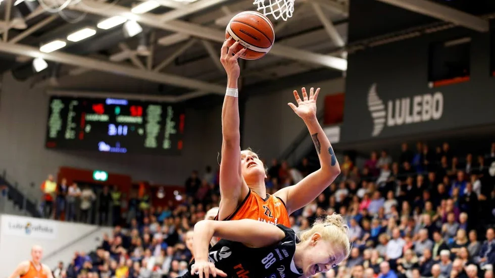 Osäker. Jelena Antic klev av matchen mot Visby. Nu finns risken att hon missar lördagens match.