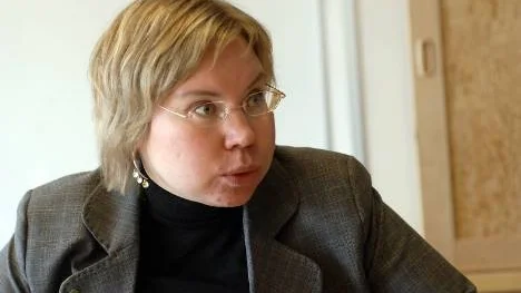 - Jag kan inte påminna mej något försvarsbeslut där ÖB:s underlag ograverat har gått till riksdagen, sa Linda Ylivainio, c, politiskt sakkunnig hos Maud Olofsson på näringsdepartementet.