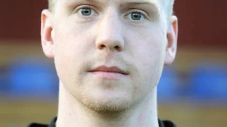 Daniel Bergman gjorde båda målen när Öjebyn vann mot Rosvik.
