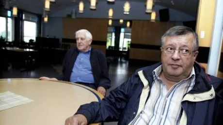 ÖPPNA LAGUNEN. Pensionärerna i Luleå. bland andra Runo Vikström och Staffan Ek, krävde att Sundsgårdens restaurang skulle öppnas igen, och nu är beslutet taget att så ska ske.