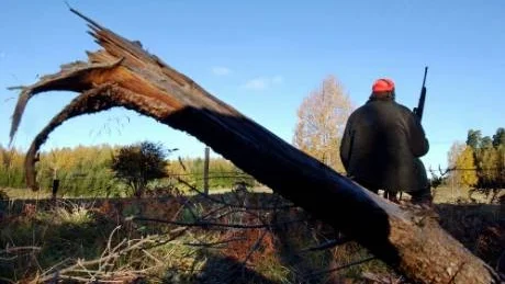 INTE UTRETT. Polisen lade ned utredningen och hänvisade till att man inte kunde styrka brott. Detta trots att några i jaktklubben gick ut och jagade även fast den som var innehavare av älgjaktlicensen hade stoppat jakten.