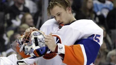 Anders Nilsson fick en svettig match i Islanders mål.