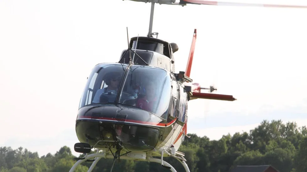 Hälften av eleverna får jobb som helikoptertekniker, övriga går till andra arbeten där utbildningen är relevant.