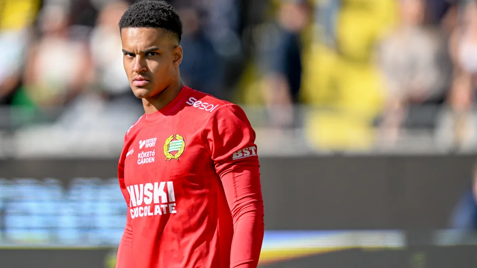 Hammarbys målvakt Oliver Dovin hade en tung eftermiddag i Göteborg.