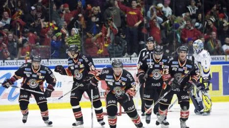 Nästa säsong kommer Luleå Hockey att höja biljettpriserna - men bara marginellt, enligt klubbdirektören Peter Jidström.