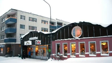 Ungdomens hus stora problem med sina lokaler. Det har runnit in vatten från taket och problemet har varit störst under snösmältningen.Foto: maria unga