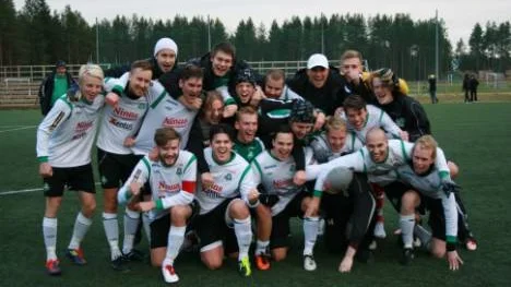 Bergnäset vann första kvalmötet mot Munksund med 4-1 och hade ett fint försprång inför lördagen. De kunde vinna även den matchen med 3-1 då Johan Nyberg briljerade och sköt BAIK upp till division III. FOTO: MIMMI ÅKERLUND
