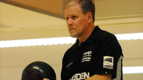 Hans Johansson har spelat bowling i 30 år. Nu får han äntligen uppleva sin pojkdröm.