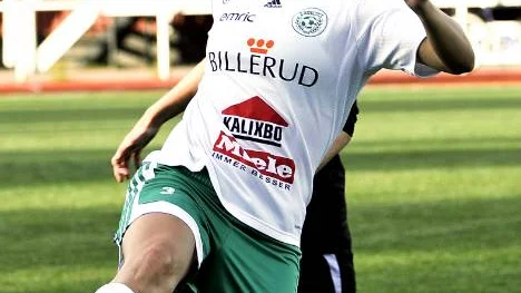 Assis damer ångar på i damtvåan. I helgen tog laget ännu en seger och har ena foten i kvalspelet.