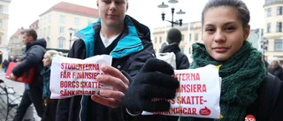 Manifestation mot sänkt studiebidrag