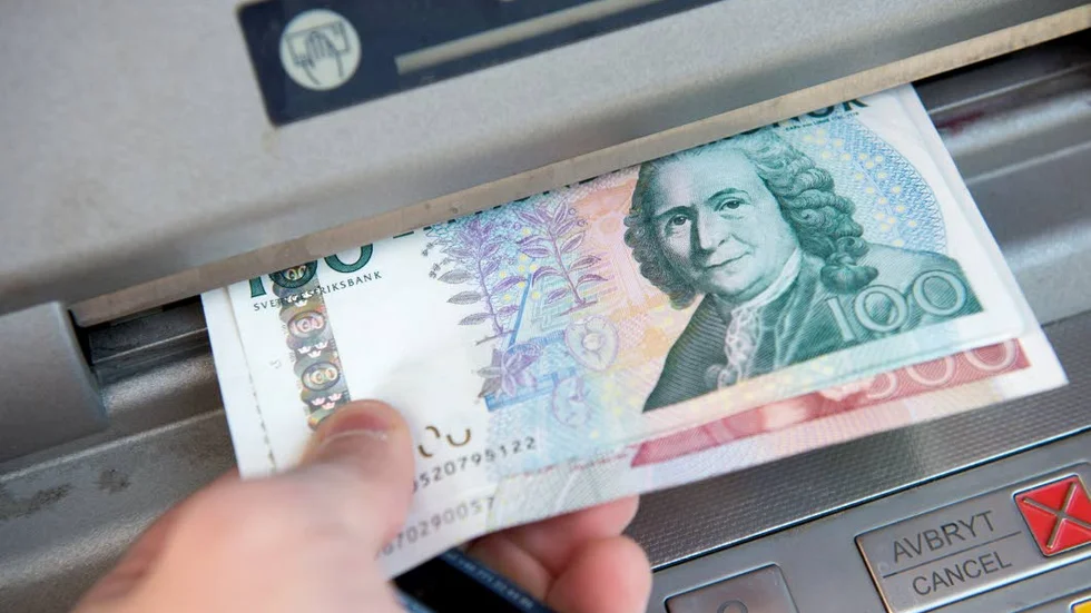Uttag. Det är med pensionen som med bankomaten, man får inte ut just sina egna pengar, påpekar ”Pucken”.