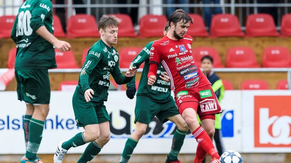 Johan Hedström stannar i Piteå IF två säsonger till.