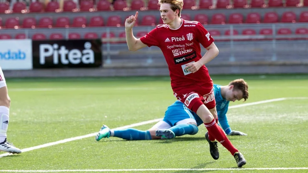 Gustav Nordh fortsätter i Piteå IF:s tröja.