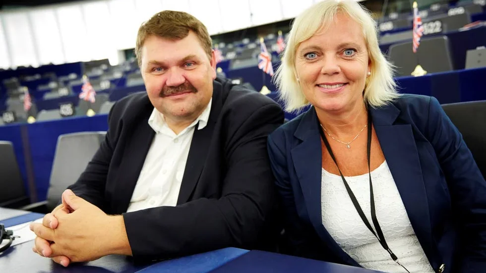 EU-parlamentarikerna Peter Lundgren (SD) och Kristina Winberg (SD) har misslyckats med att hålla vallöften.