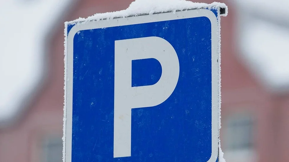 Pitebo ska utreda möjligheten att avgiftsbelägga bolagets besöksparkeringar. (Arkivbild)