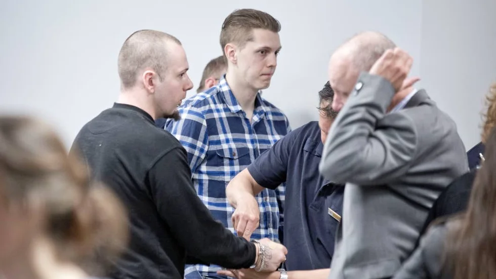 De morddömda männen Krille Hansson och Rasmus Enmark har stora skulder och jagas av Kronofogden. (Arkivbild)