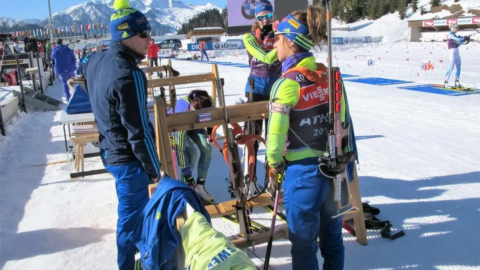 HÄRLIG MILJÖ. Johan Hagström i samspråk med Piteåduon Anna Magnusson Hanna Öberg