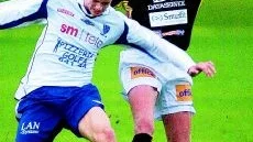 Niclas Fredriksson ser fram mot en kraftmätning med Motala i helgen. Här är "Nicke" i mötet med Tibro. Foto: Robert Svensson