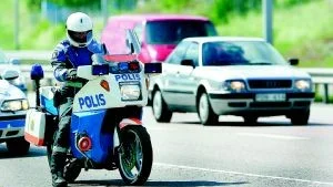 Fortkörarna skräms inte av de höjda beloppen på böterna. Trafikpolisen i Östergötlands län har i år fått skriva ut fler fortkörningsböter än samma period förra året. Foto: Anders Wiklund/Scanpix