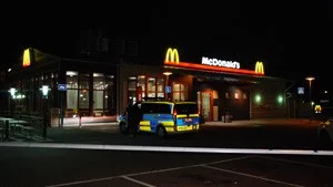 Det var tre gärningsmän som rånade McDonalds i Klinga strax före midnatt igår. Foto: Ulf Wigh/Wighsnews.