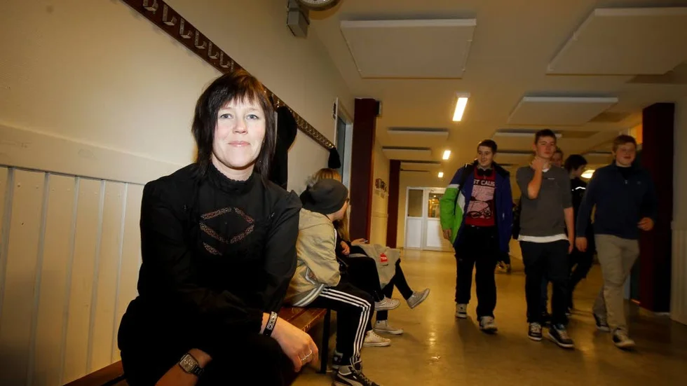 Helena Hansson, gymnasiechef i Älvsbyn, är bekymrad över fåtalet sökande till undersköterskeutbildningen på gymnasiet.