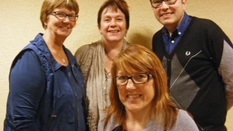 Folkpartiet Norrbotten har utsett fem ombud till partiets landsmöte 14-17 november. Från vänster Inger Lundberg, Älvsbyn, Anne Kotavuopio Jatko, Kiruna, Thomas Olofsson, Luleå, och Maja Mello, Pajala (längst fram). På bilden saknas Johan Wiandt, Jokkmokk.