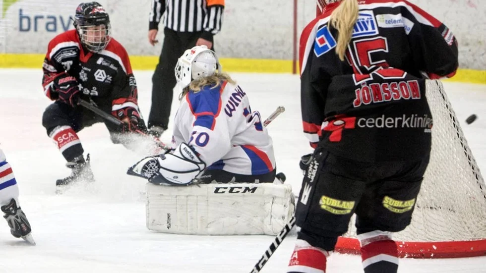 Målvakten Ida Winkler var Segeltorps bästa spelare i segermatchen mot MSSK Piteå. Segeltorp vann med 2-1 efter straffar.