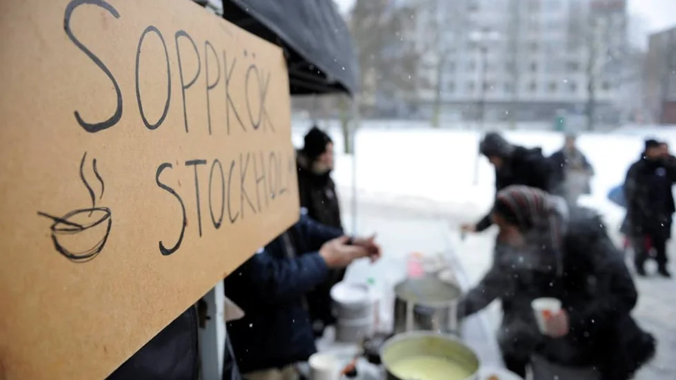 Om vi inte byter inriktning på politiken är risken att soppkök som detta blir en allt vanligare syn i vårt land.