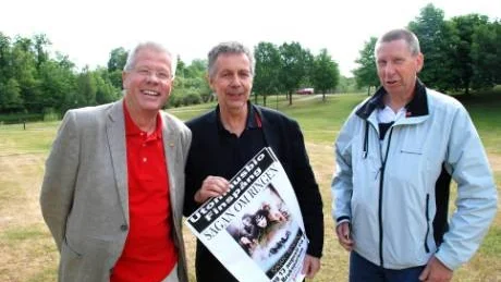 Tre glada herrar som anordnar utomhusbion i sommar. Mikael Rådegård, VD Vallonbygden, kultursekreterare Christer Öjring och Clas Rydgren från Hyresgästföreningen.