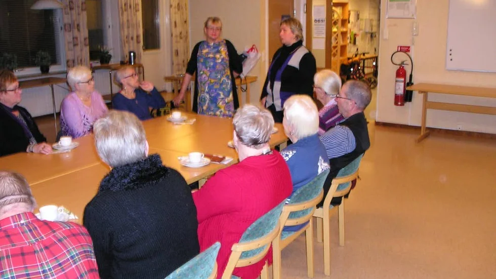 Diabetessköterska Irene Johansson och verksamhetschef Yvonne Hedenström informerade om Furunäsets hälsocentrals eventuella flytt till Piteå hälsocentral.