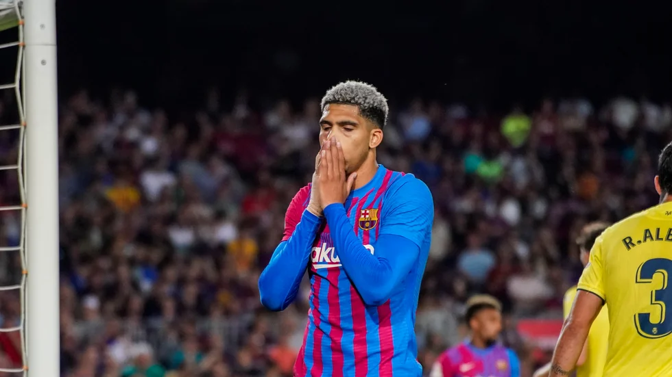 Barcelonas Ronald Araujo är skadad. Arkivbild.