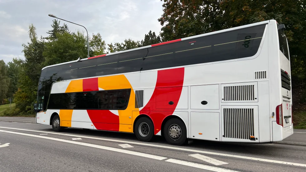 Insändarskribenten till se gratis busskort till alla ungdomar även under sommaren.