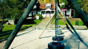 Skolan i Ljusfallshammar blir kvar i socialdemokraternas budget liksom Hällestadgården, fast som attraktivt seniorboende.
FOTO: TITTI OLOVSSON