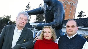 Sara Saks, Jennifer Stjärnström och Elisabeth Egnell lämnar Norrköping för New York på måndag. Dolphinstrion ska träna och spela basket under hela sommaren med High School-laget Liberty Bells. En möjlighet som tar dem runt USA under sju veckor.
FOTO: NICLAS SANDBERG