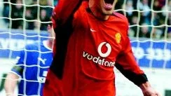 Louis Saha, inköpt från Fulham för 166 miljoner kr, har gjort succé direkt i Manchester United. 
FOTO: SCANPIX