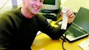 Tänk efter det vill energirådgivaren Teodor Hovenberg att vi ska göra. - Och hellre minska förbrukningen än att hitta billigare lösningar.
FOTO: TITTI OLOVSSON