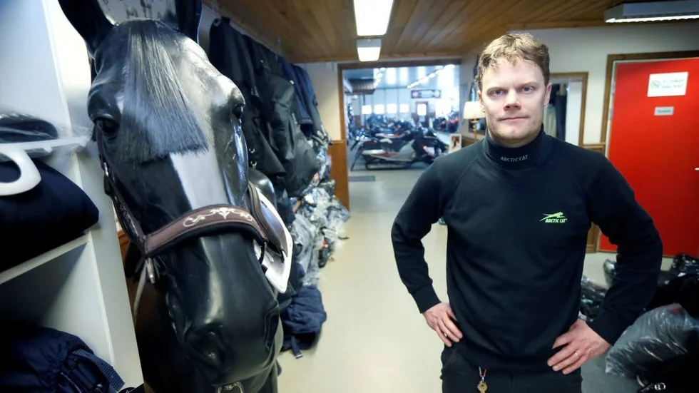 Ingen fara. Adam Nilsson är glad över att alla är oskadda, även om det kostar en slant att laga taket. (Arkivbild)