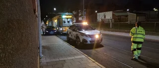 Spårvagn körde på felparkerad bil