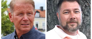 Politikerna skyller på varandra för oron över skolan 