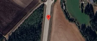 Lastbil i singelolycka på E4