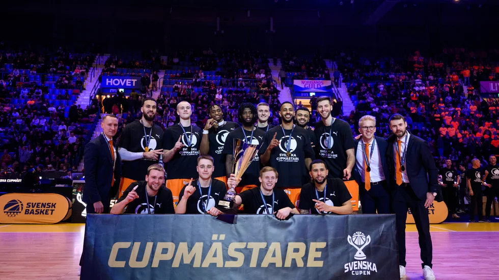 Norrköping Doplhins vann svenska cupen för ett år sedan.